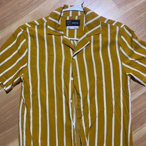 Button up short sleeve shirt